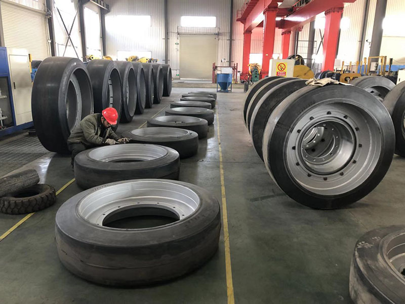 Classification, raw materials and applications of solid rubber tyres